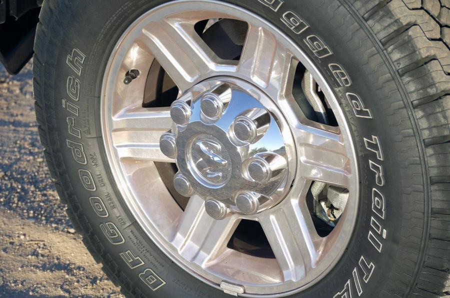  Dodge Ram 3500 Laramie Mega Cab 2010 года  (фото 34 из 37)